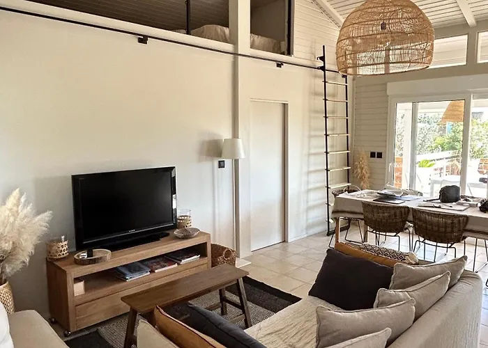 Charmante Maison Californienne - Jacuzzi - Piscine Dans Le Domaine - Golfe De St Tropez - 6-8 Personnes