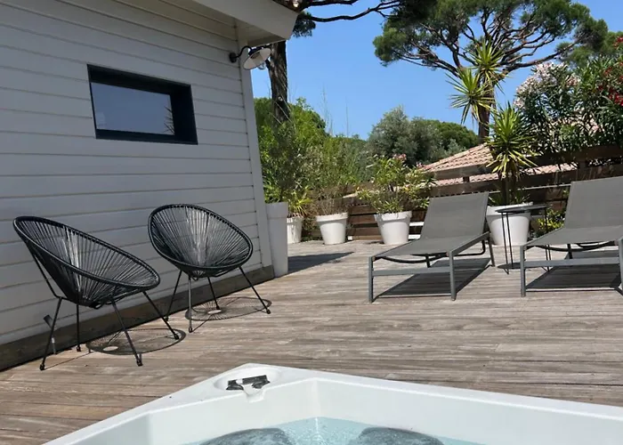 Vila Charmante Maison Californienne - Jacuzzi - Piscine Dans Le Domaine - Golfe De St Tropez - 6-8 Personnes Gassin